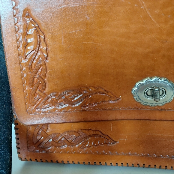 Handmade Leather Shoulder Bag - Picture 4 of 9